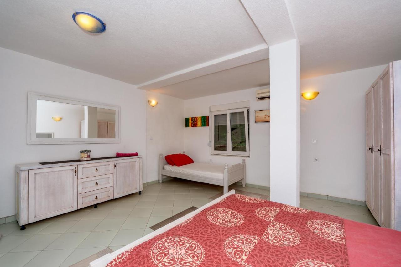 Apartmani Lira Sutomore Exteriör bild