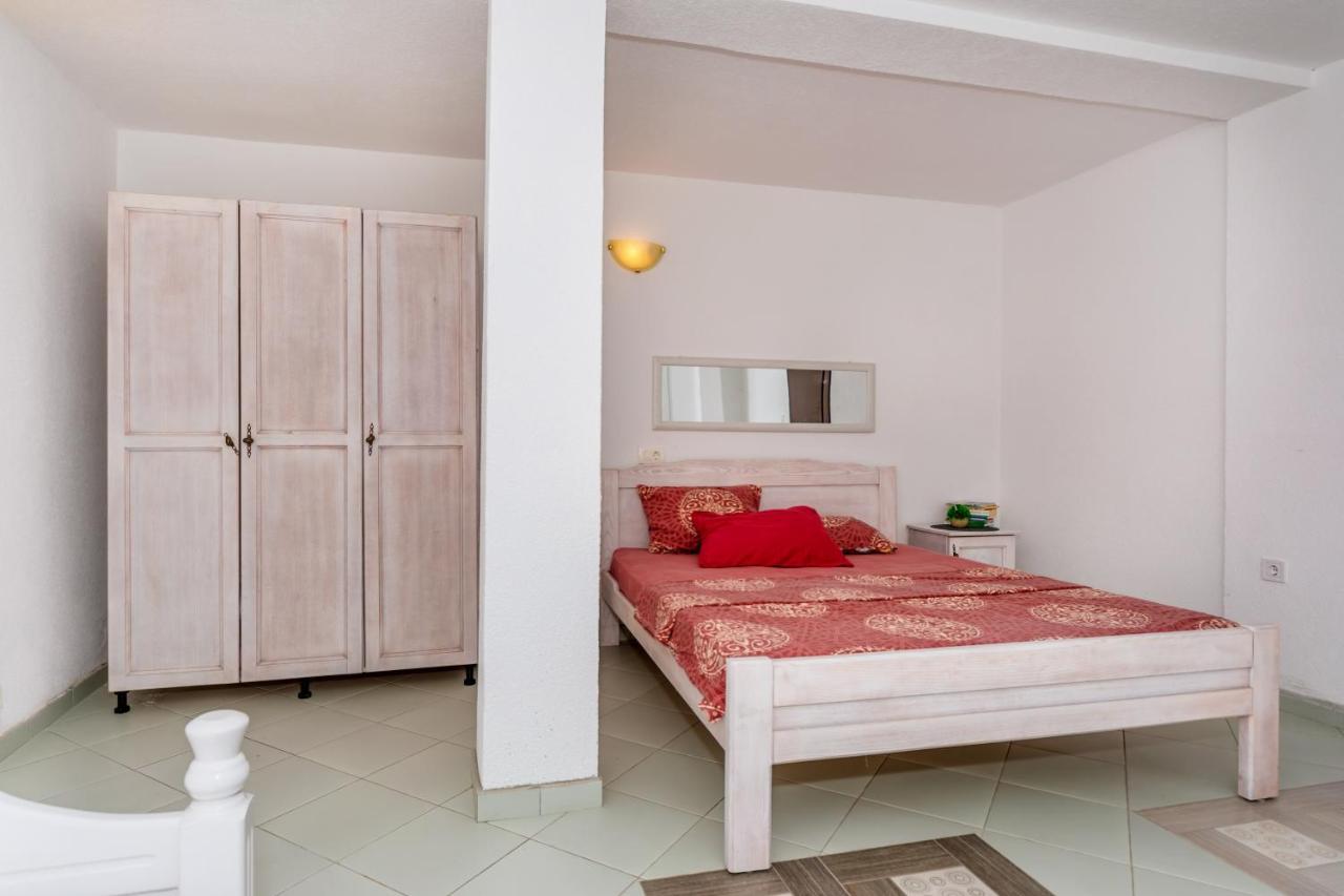 Apartmani Lira Sutomore Exteriör bild