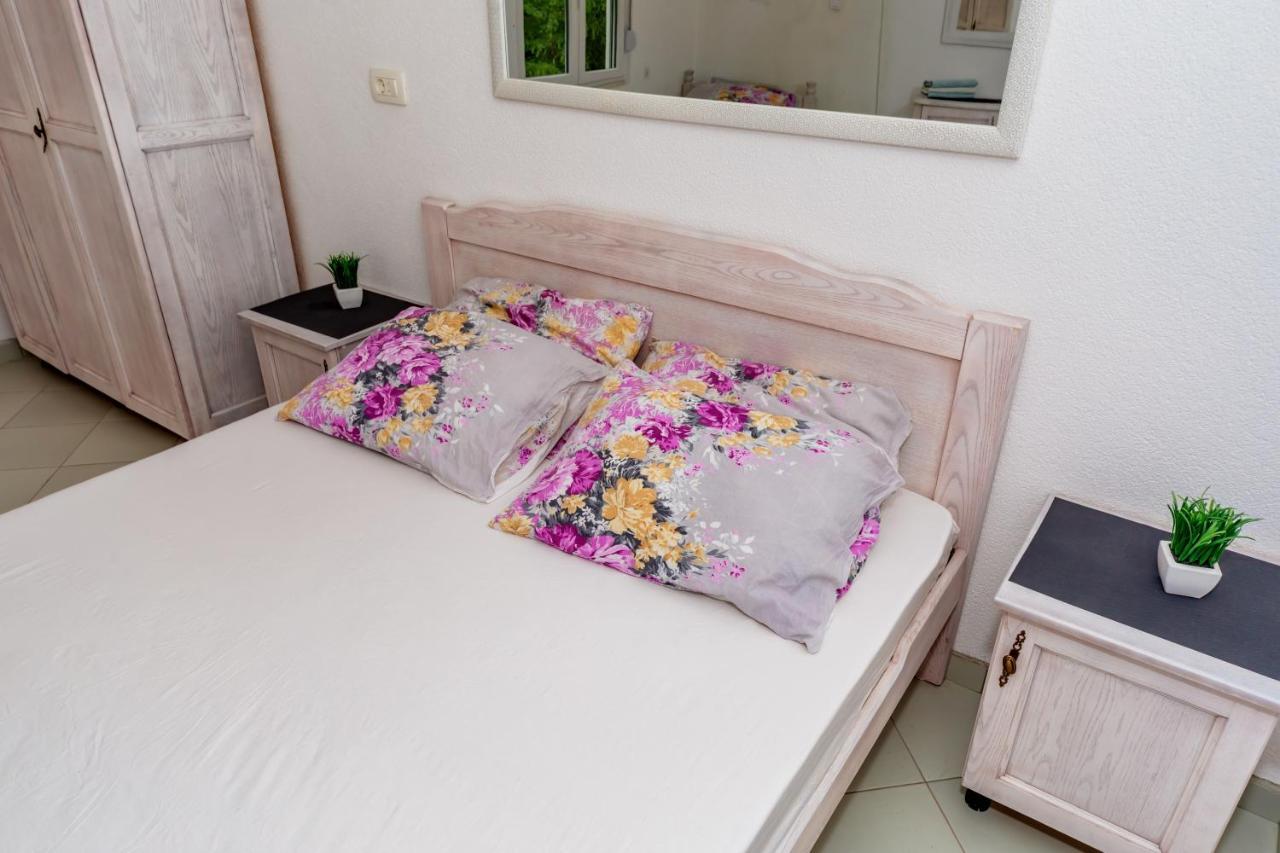 Apartmani Lira Sutomore Exteriör bild