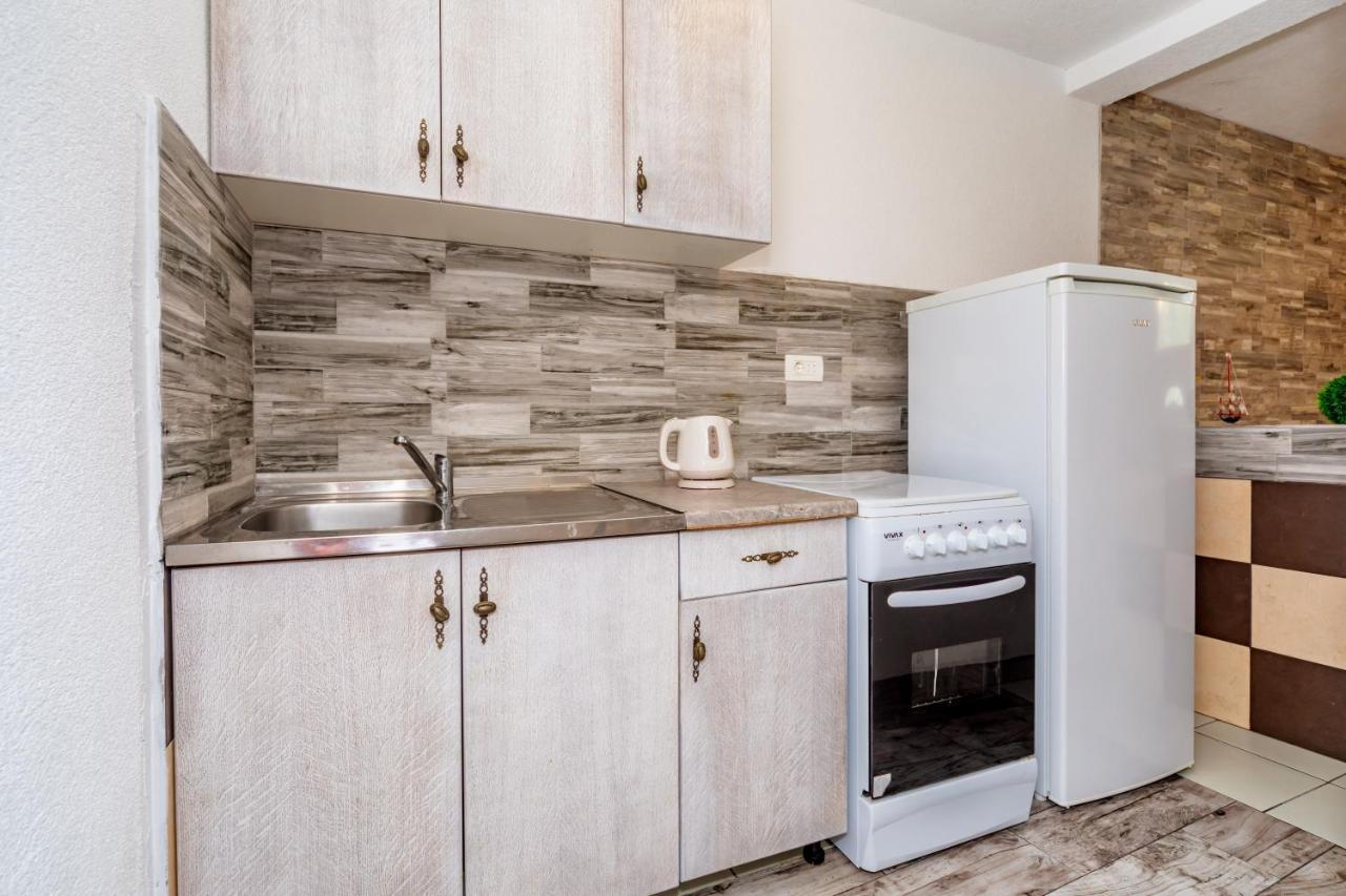 Apartmani Lira Sutomore Exteriör bild
