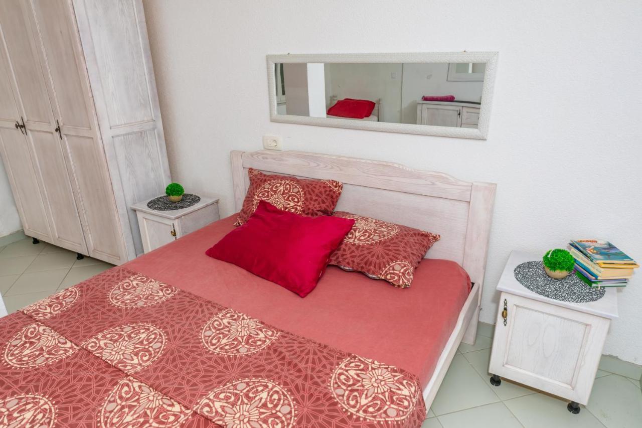 Apartmani Lira Sutomore Exteriör bild
