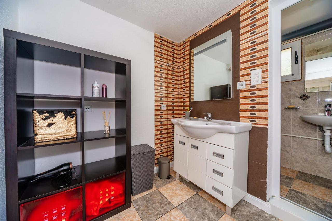 Apartmani Lira Sutomore Exteriör bild