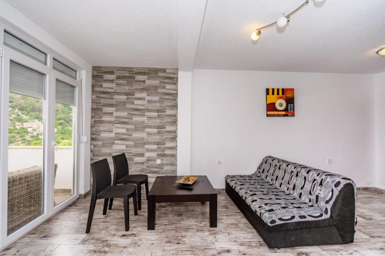 Apartmani Lira Sutomore Exteriör bild